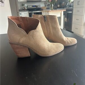 Lucky Brand Women's Tan Suede Ankle Booties